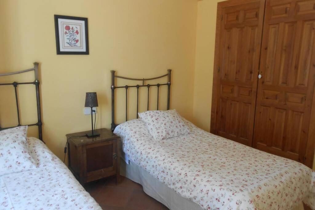 Casa Rural La Vega Cazalla de la Sierra Bagian luar foto